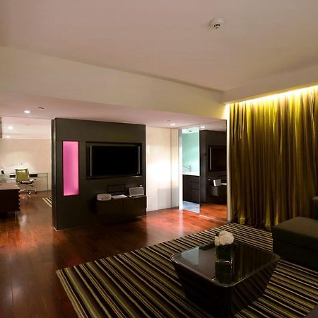 Hotel The Mira Hongkong Zewnętrze zdjęcie A suite at the hotel