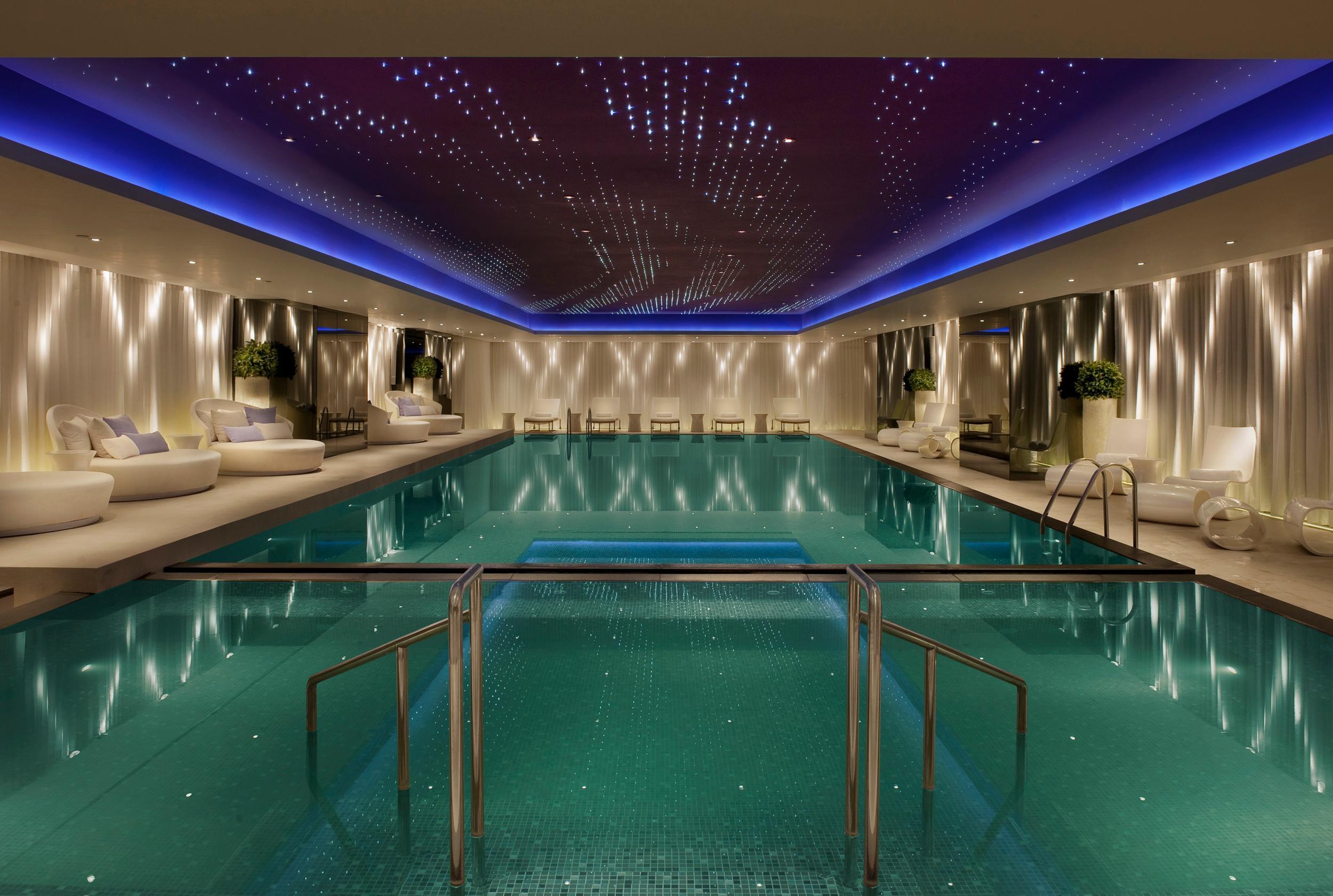 Hotel The Mira Hongkong Zewnętrze zdjęcie The pool at the Mandarin Oriental, Munich