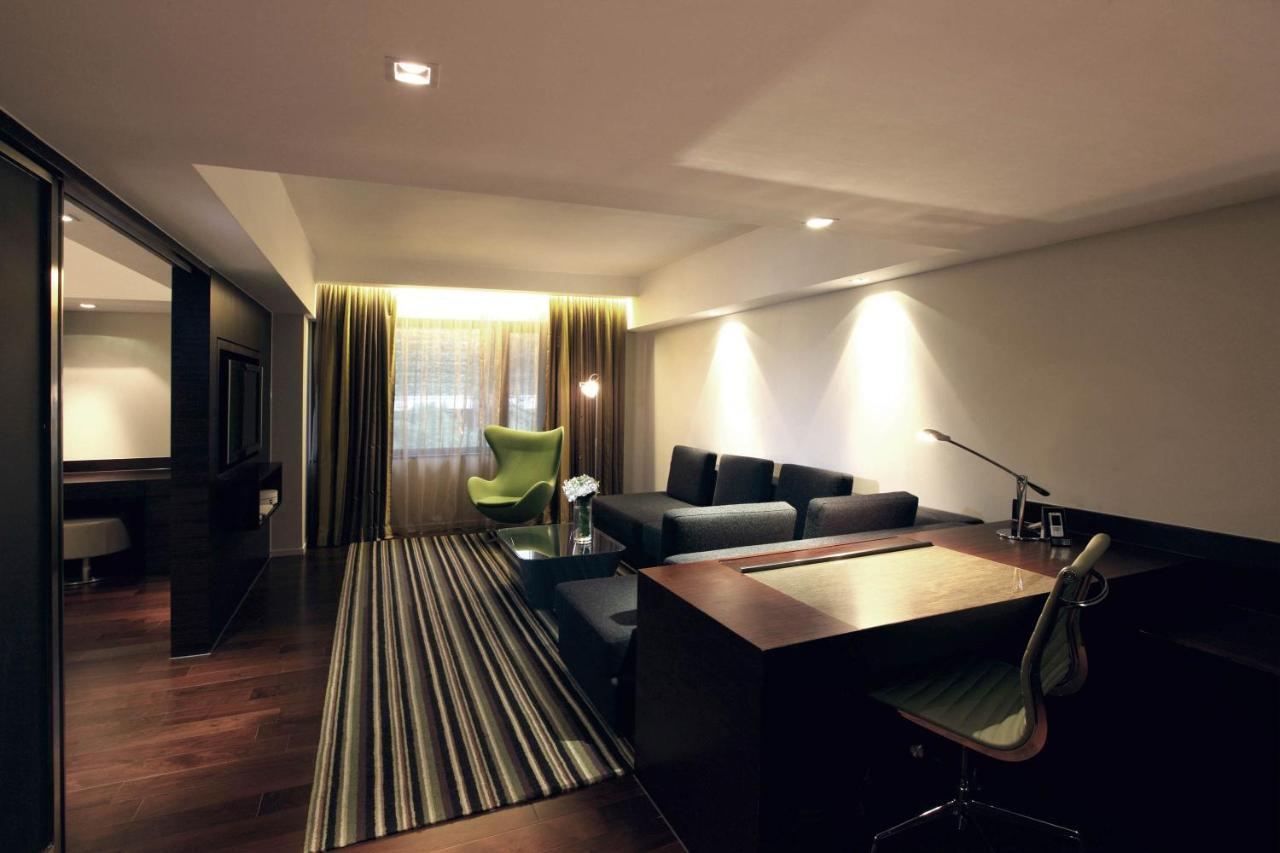 Hotel The Mira Hongkong Zewnętrze zdjęcie A suite at the hotel