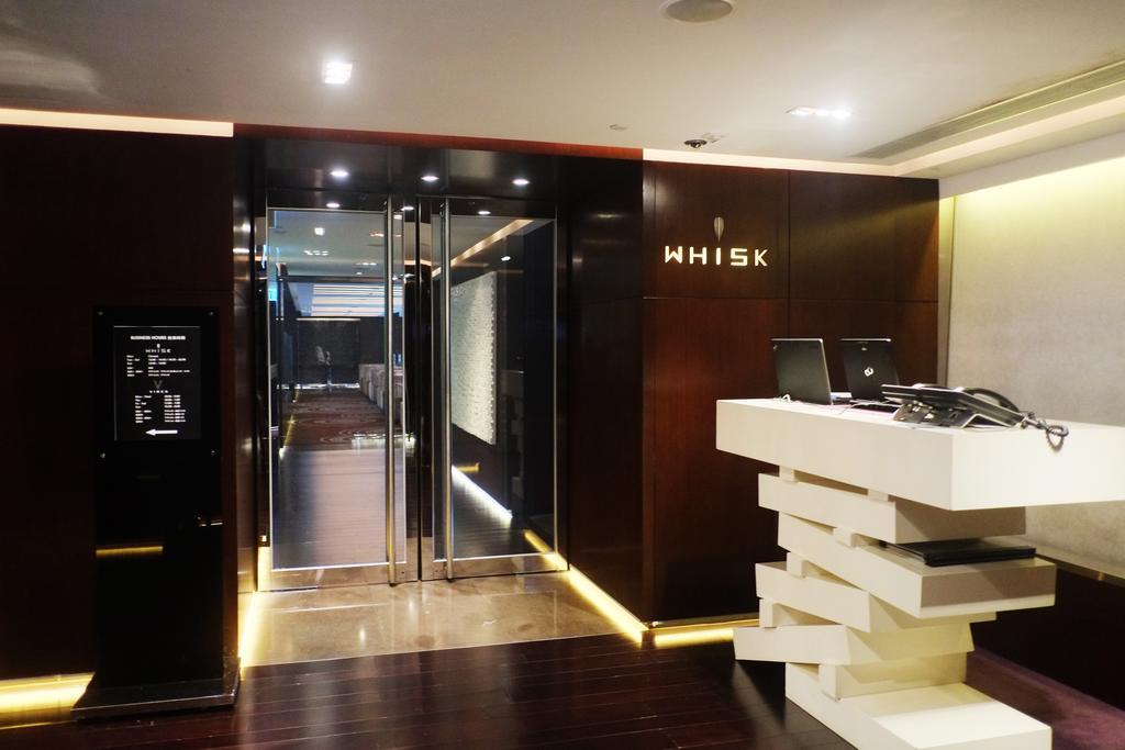 Hotel The Mira Hongkong Zewnętrze zdjęcie Entrance to the lounge