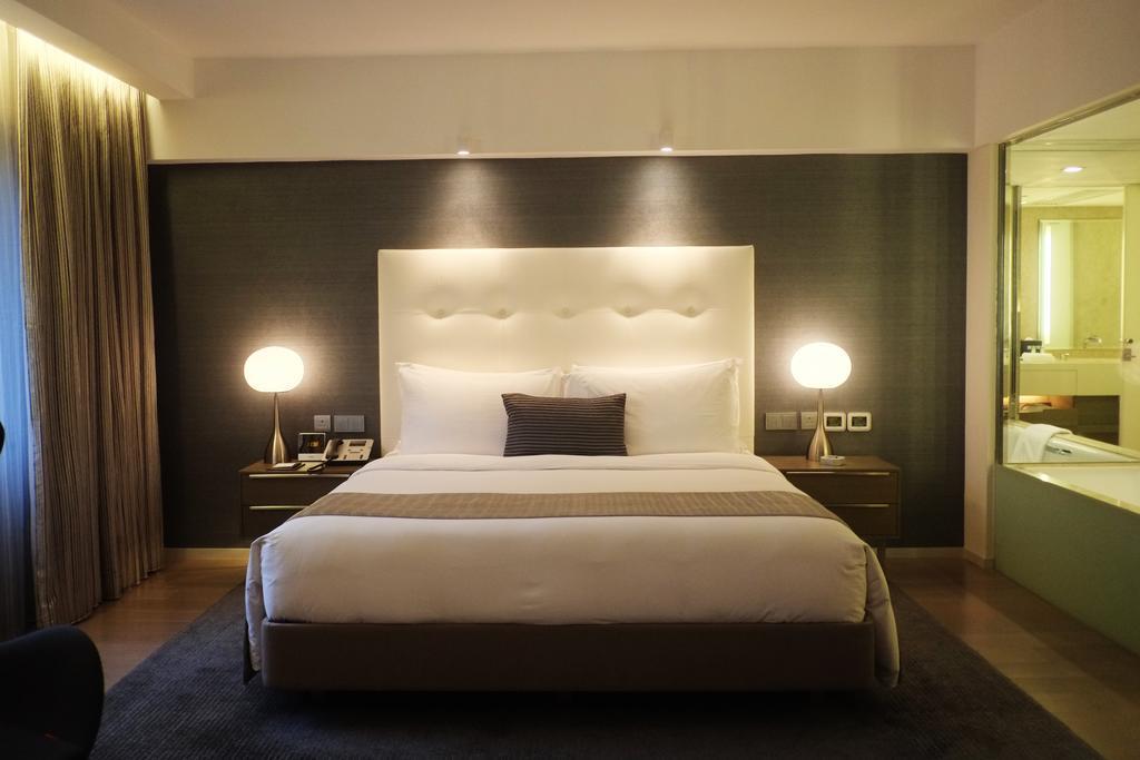 Hotel The Mira Hongkong Zewnętrze zdjęcie A room at the Park Hyatt Hyderabad